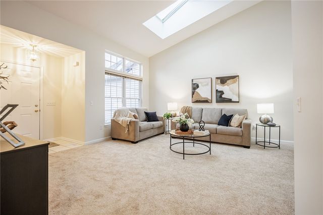 19 Amberwood Place, Greece, NY 14626