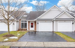 19 Amberwood Place, Greece, NY 14626