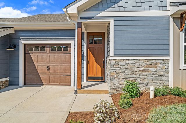 10 Heartleaf Circle, Arden, NC 28704