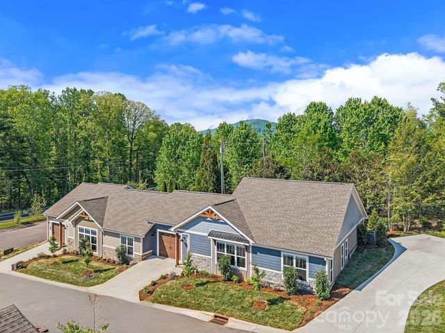 10 Heartleaf Circle, Arden, NC 28704