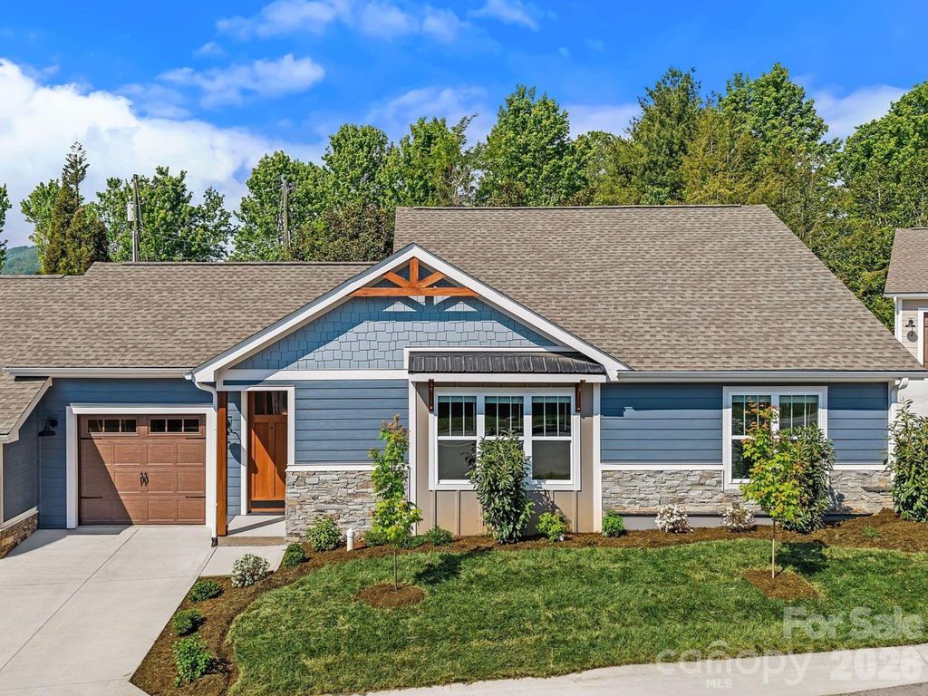 10 Heartleaf Circle, Arden, NC 28704