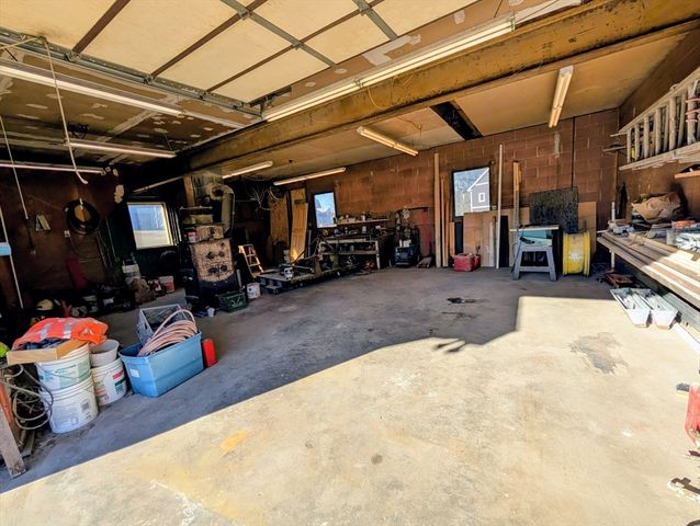 7 King Road, Charlton, MA 01507