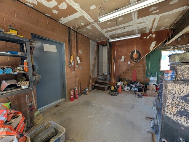 7 King Road, Charlton, MA 01507