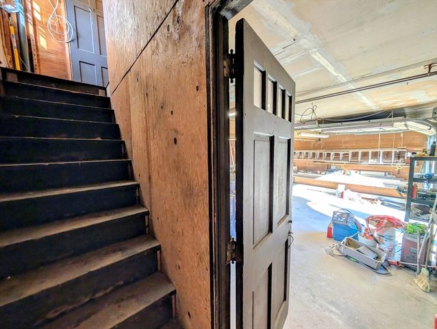 7 King Road, Charlton, MA 01507