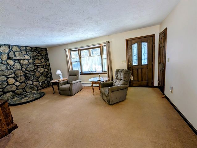 7 King Road, Charlton, MA 01507