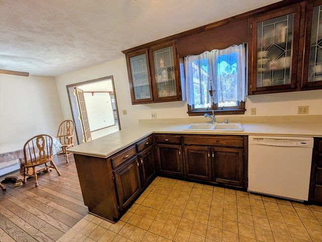 7 King Road, Charlton, MA 01507