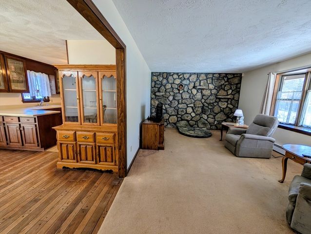 7 King Road, Charlton, MA 01507