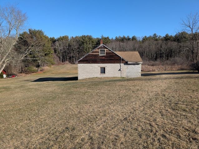 7 King Road, Charlton, MA 01507