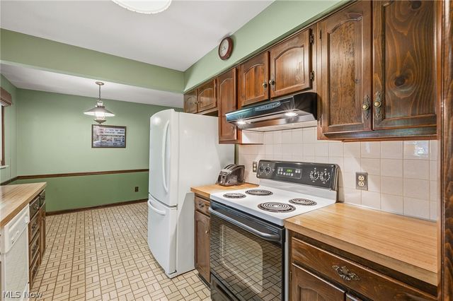 5108 Evergreen Drive, North Olmsted, OH 44070