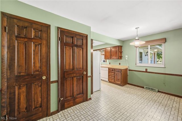 5108 Evergreen Drive, North Olmsted, OH 44070