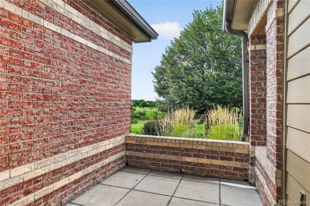 Image 10 of property listing at 6414 Silver Mesa Drive E, Highlands Ranch, CO 80130