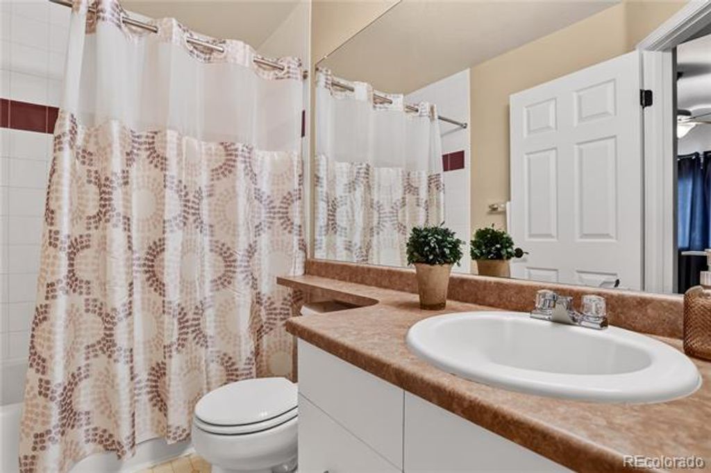 Image 24 of property listing at 6414 Silver Mesa Drive E, Highlands Ranch, CO 80130