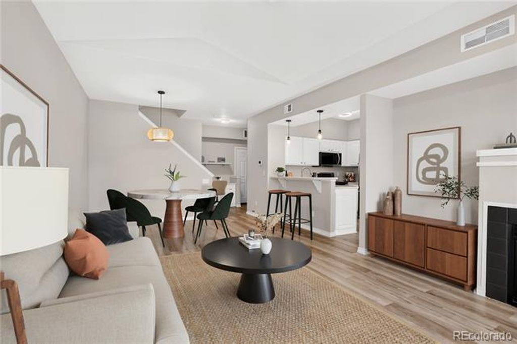 Image 5 of property listing at 6414 Silver Mesa Drive E, Highlands Ranch, CO 80130