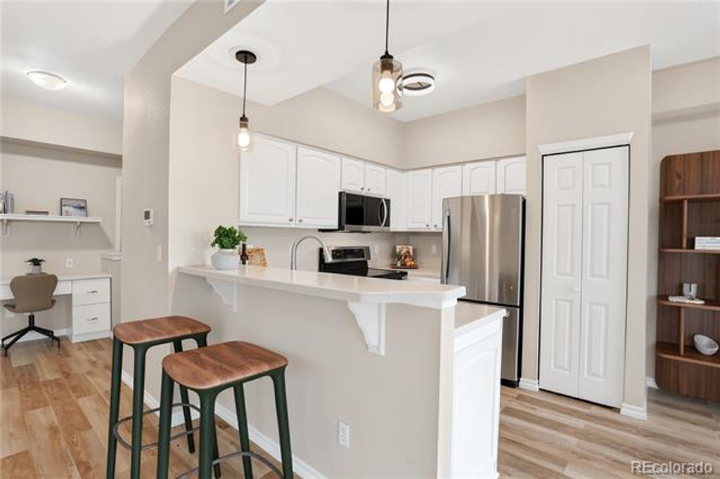 Image 7 of property listing at 6414 Silver Mesa Drive E, Highlands Ranch, CO 80130