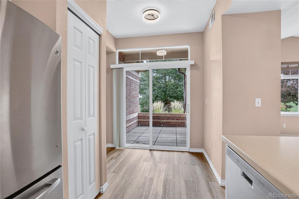 Image 9 of property listing at 6414 Silver Mesa Drive E, Highlands Ranch, CO 80130