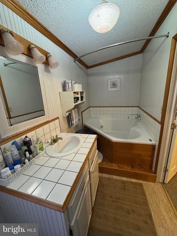 3 PINE TER, Quakertown, PA 18951
