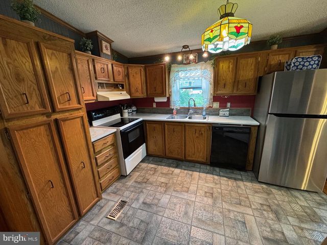 3 PINE TER, Quakertown, PA 18951