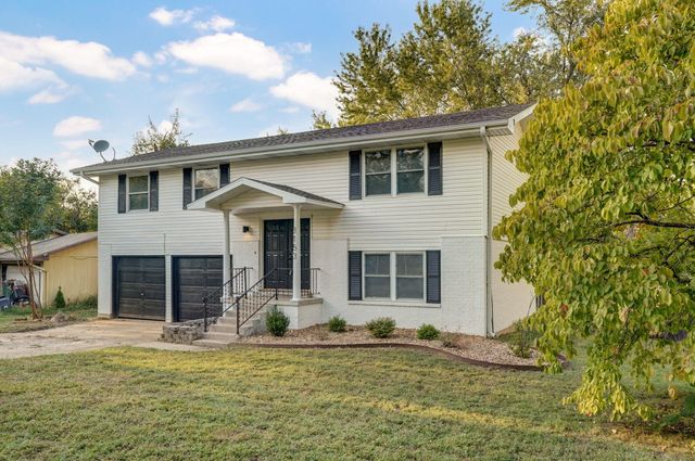 3153 West Winchester Road, Springfield, MO 65807