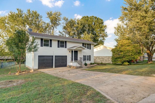 3153 West Winchester Road, Springfield, MO 65807