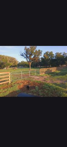 315 Pony Lane, Simonton, TX 77485