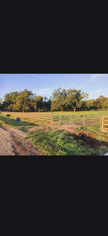 315 Pony Lane, Simonton, TX 77485