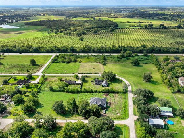 315 Pony Lane, Simonton, TX 77485