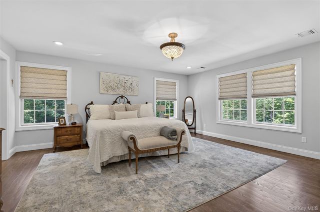 261 Harbor Road, Cold Spring Harbor, NY 11724