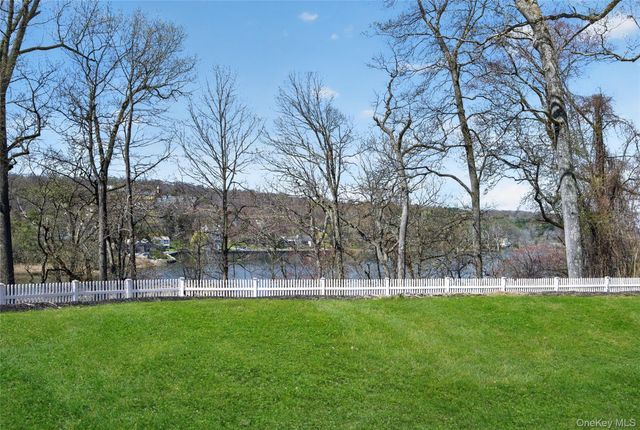 261 Harbor Road, Cold Spring Harbor, NY 11724
