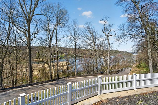 261 Harbor Road, Cold Spring Harbor, NY 11724