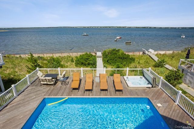 676 Dune Road, Westhampton Dunes, NY 11978