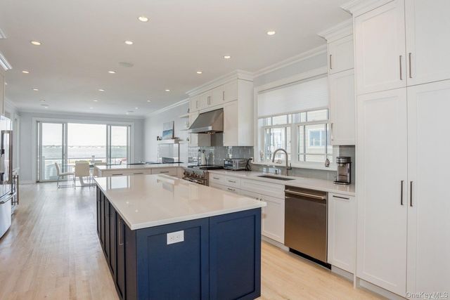 676 Dune Road, Westhampton Dunes, NY 11978