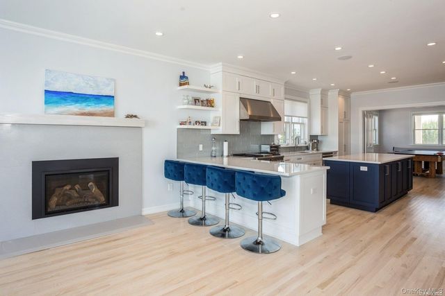 676 Dune Road, Westhampton Dunes, NY 11978