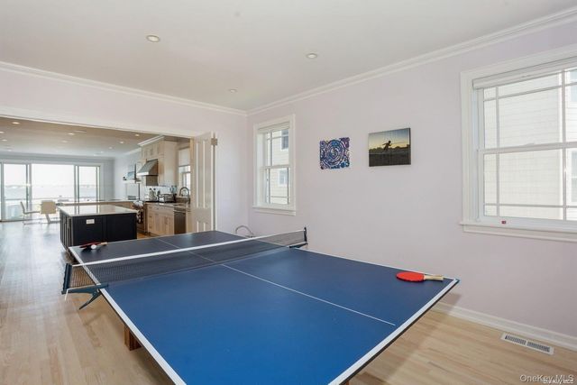 676 Dune Road, Westhampton Dunes, NY 11978