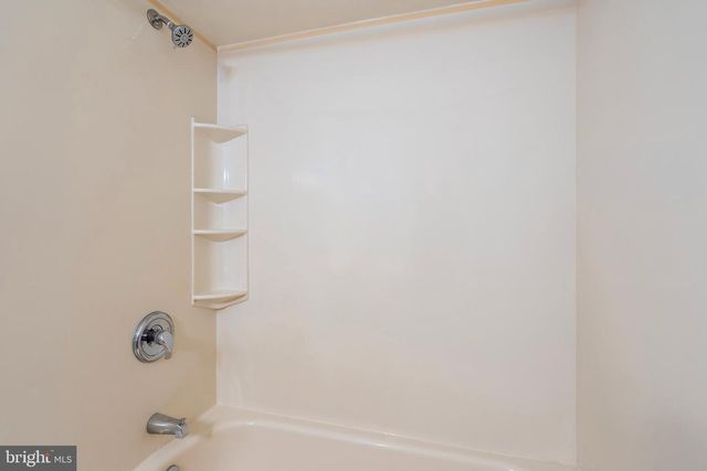 C9 AVON DR E, Hightstown, NJ 08520