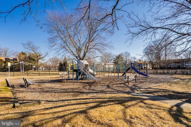 C9 AVON DR E, Hightstown, NJ 08520