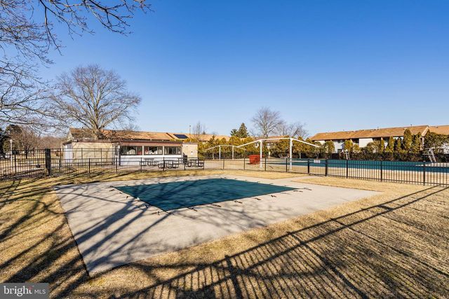 C9 AVON DR E, Hightstown, NJ 08520