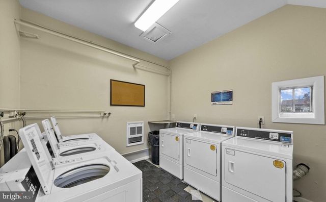 C9 AVON DR E, Hightstown, NJ 08520