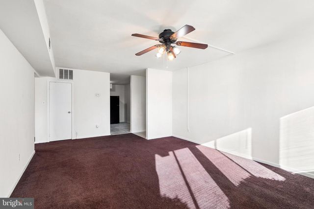 C9 AVON DR E, Hightstown, NJ 08520