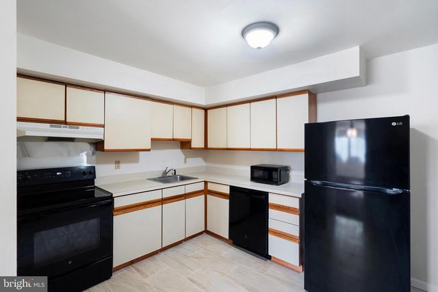 C9 AVON DR E, Hightstown, NJ 08520