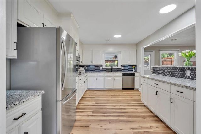 5227 N Garden LN, Roanoke, VA 24019