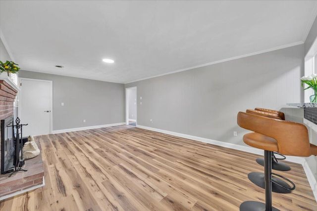 5227 N Garden LN, Roanoke, VA 24019
