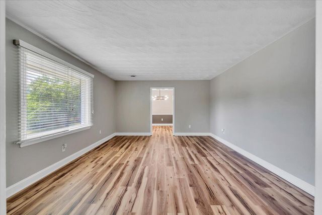 5227 N Garden LN, Roanoke, VA 24019