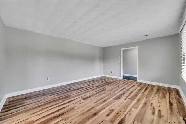 5227 N Garden LN, Roanoke, VA 24019