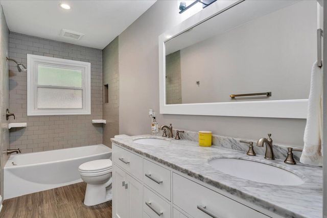 5227 N Garden LN, Roanoke, VA 24019