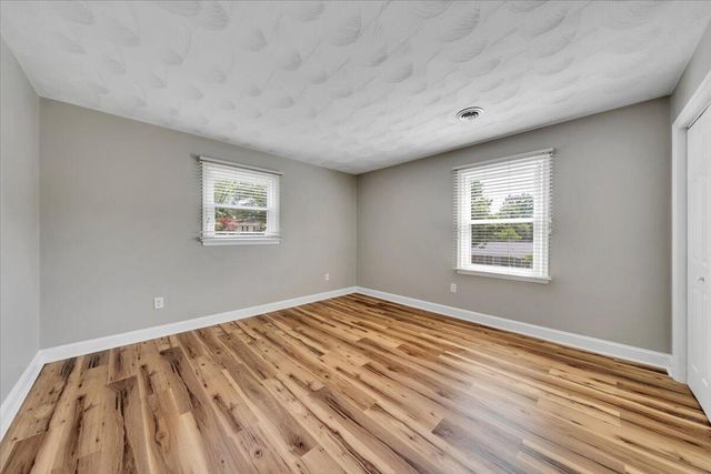 5227 N Garden LN, Roanoke, VA 24019