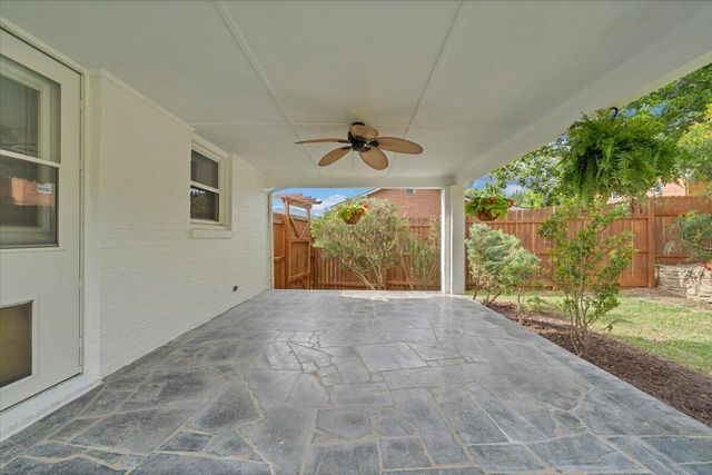 5227 N Garden LN, Roanoke, VA 24019