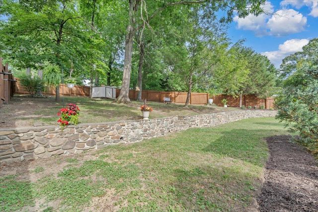 5227 N Garden LN, Roanoke, VA 24019