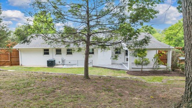 5227 N Garden LN, Roanoke, VA 24019