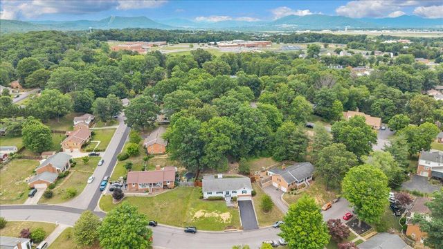 5227 N Garden LN, Roanoke, VA 24019