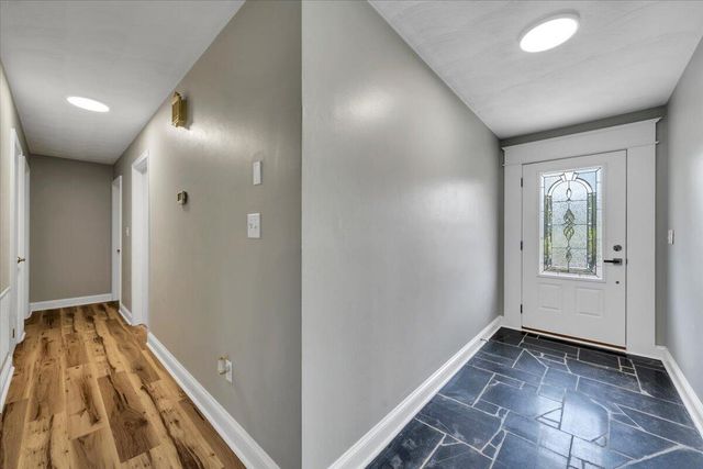 5227 N Garden LN, Roanoke, VA 24019